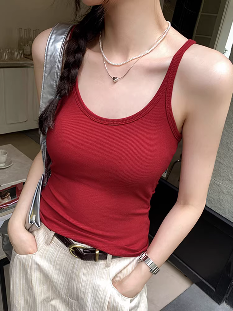 Áo camisole nữ màu cà phê La Chapelle, kiểu dáng mới mùa thu 2025, có mút ngực, thích hợp mặc lớp hoặc mặc đơn.