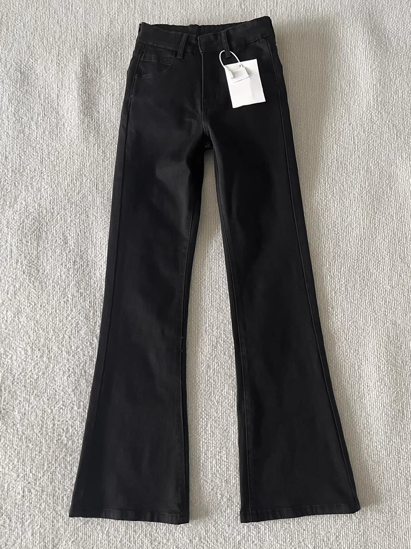 Quần jeans ống loe dày lót lông cừu đen La Chapelle dành cho nữ, mẫu mới thu đông 2025, cạp cao, dáng ôm.