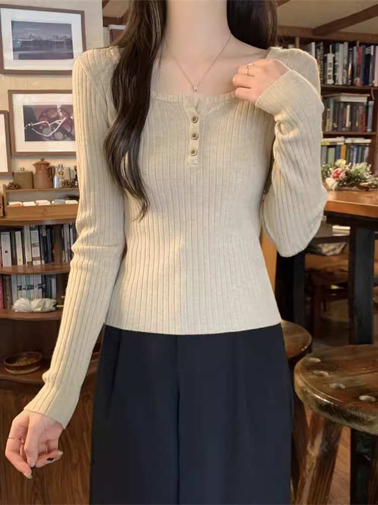 Áo len cổ vuông tay dài La Chapelle dành cho nữ, thiết kế mới thu đông 2025, kiểu ôm sát, áo lót trong.