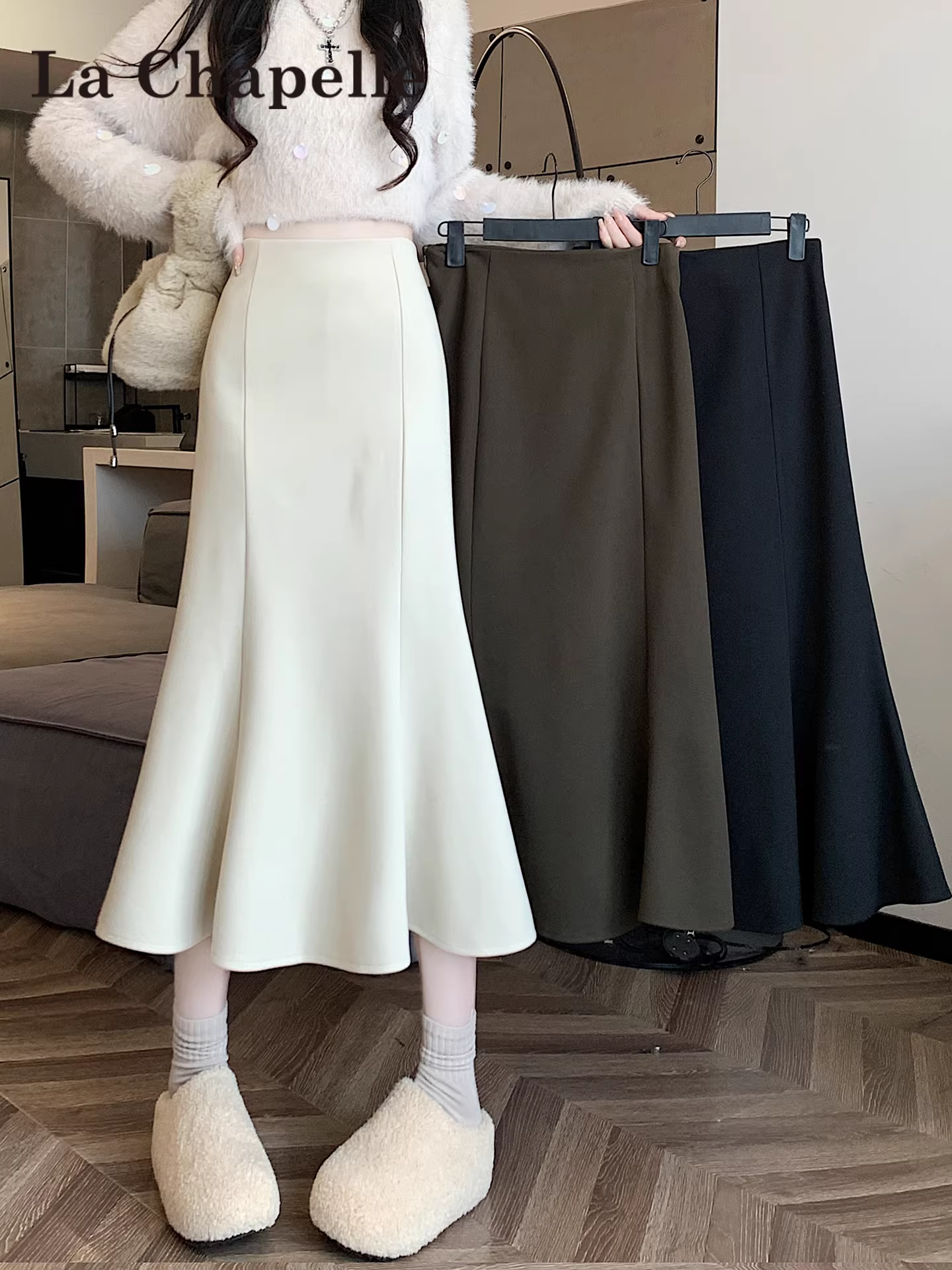 Váy len trắng La Chapelle dành cho nữ, mùa thu đông 2025, kiểu dáng mới, cạp cao, dáng chữ A, đuôi cá, ôm sát, dài ngang đùi