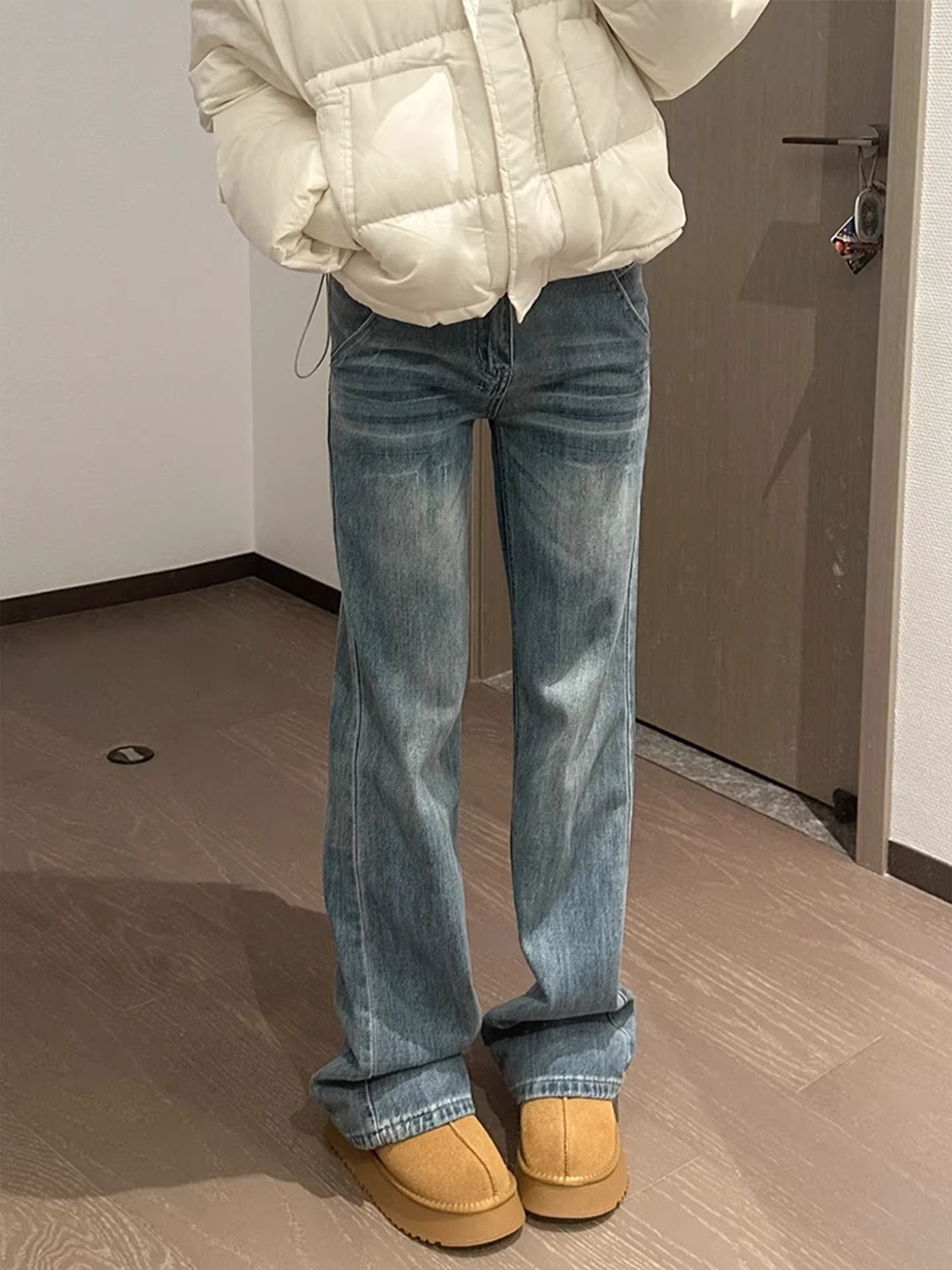 Quần jeans nữ La Chapelle kiểu dáng retro, lót lông dày, ống loe, dài chấm đất, chất liệu mềm mại, mẫu mới thu đông 2025