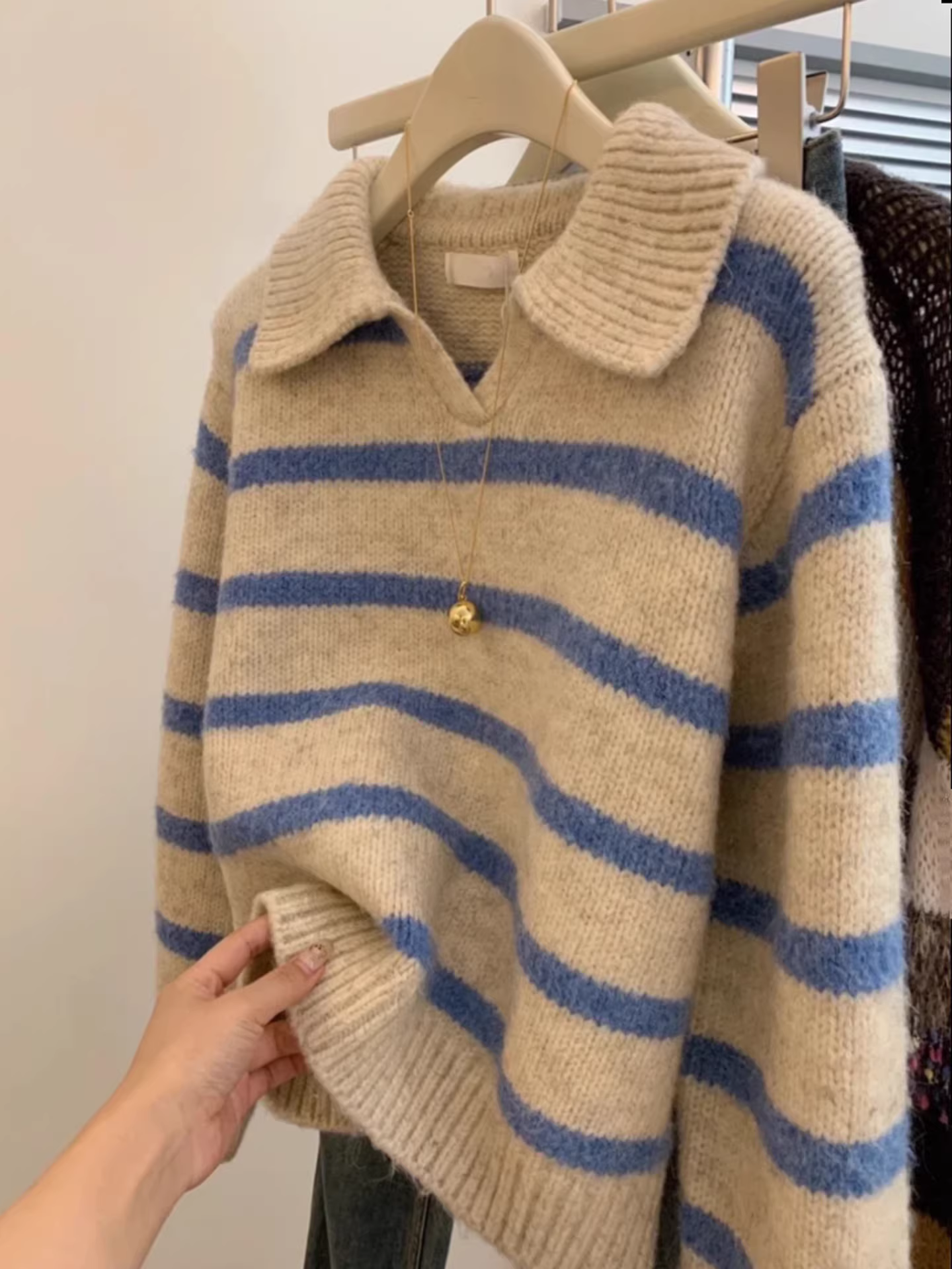 Áo len dệt kim dài tay sọc xanh La Chapelle dành cho nữ, mẫu mới thu đông 2025, áo mặc trong thường ngày