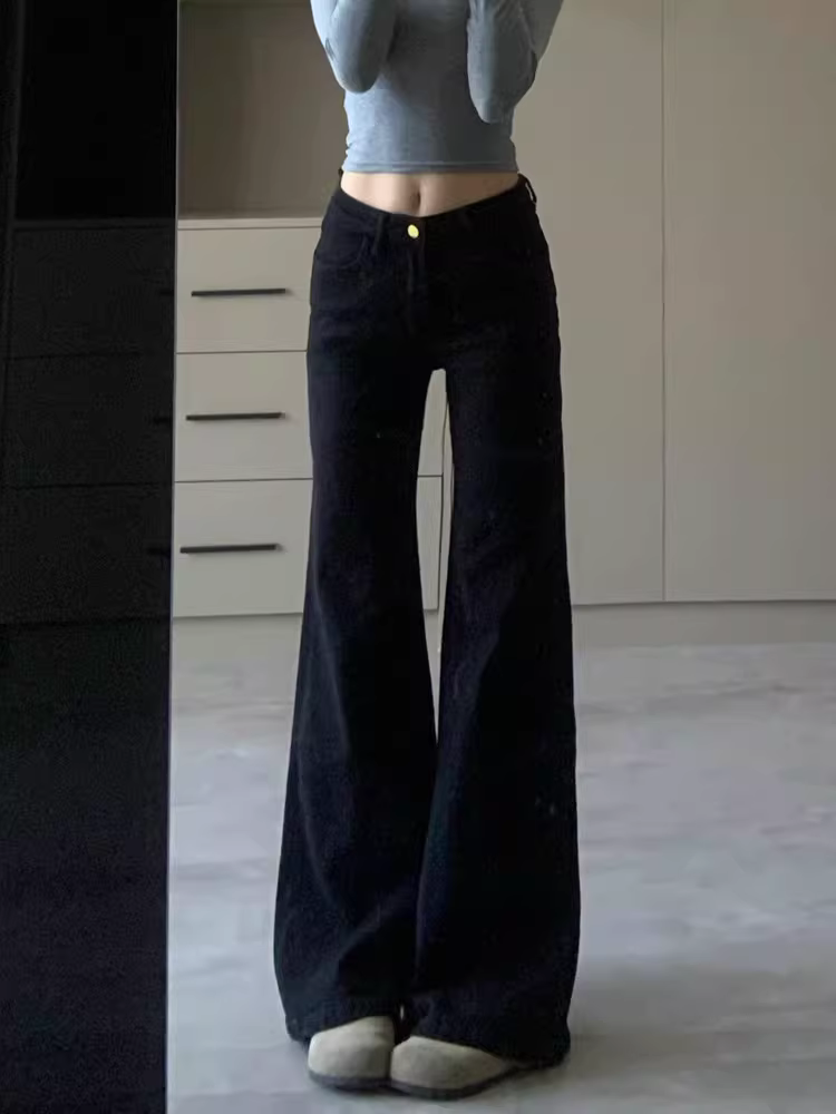 Quần jean ống loe lót lông cừu đen La Chapelle dành cho nữ, mẫu mới thu đông 2025, cạp cao, ôm dáng, chất liệu co giãn.