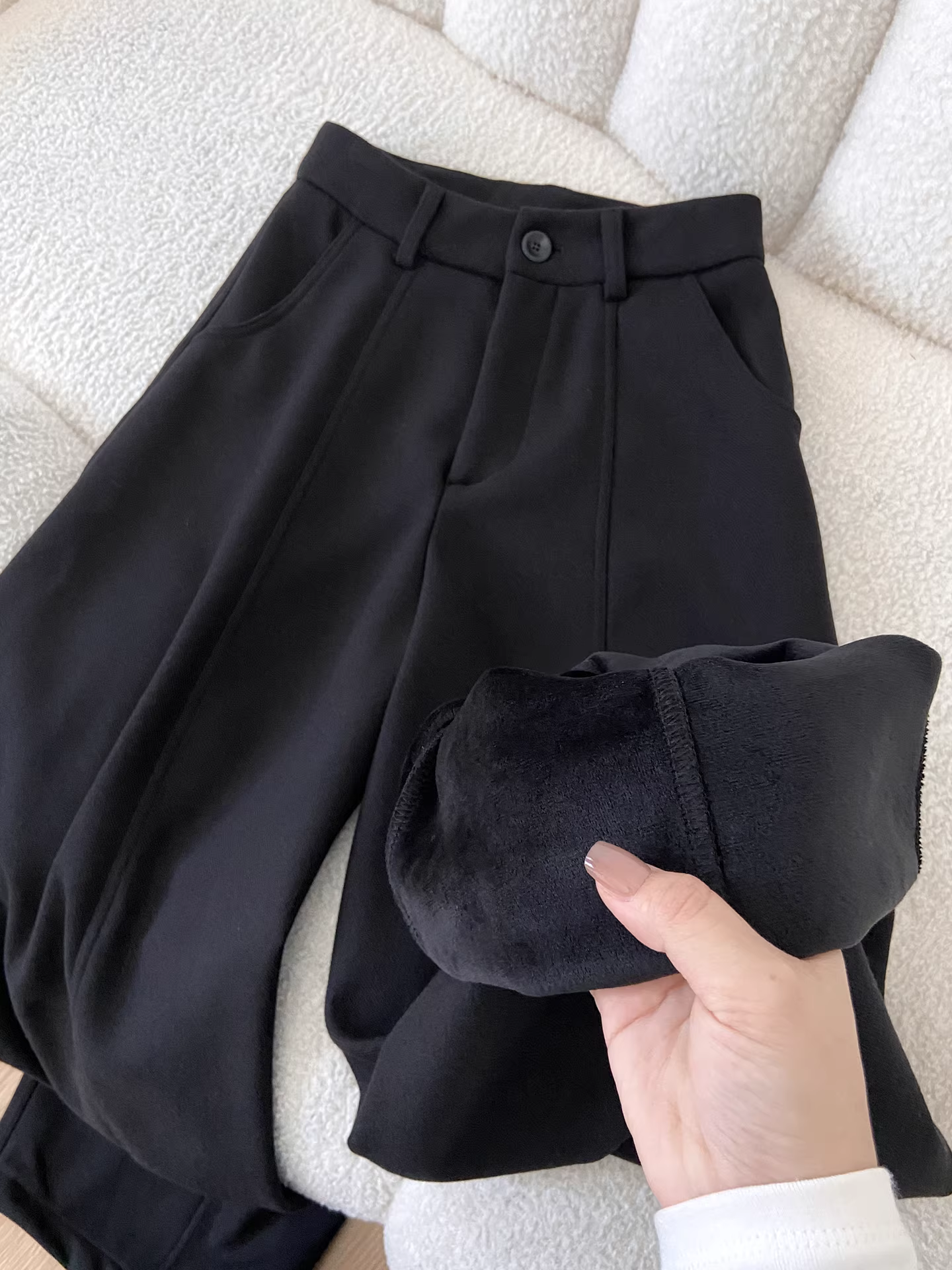 Quần ống rộng dày dặn lót lông cừu đen La Chapelle dành cho nữ, mẫu mới thu đông 2025, cạp cao, kiểu dáng thẳng, phong cách thường ngày