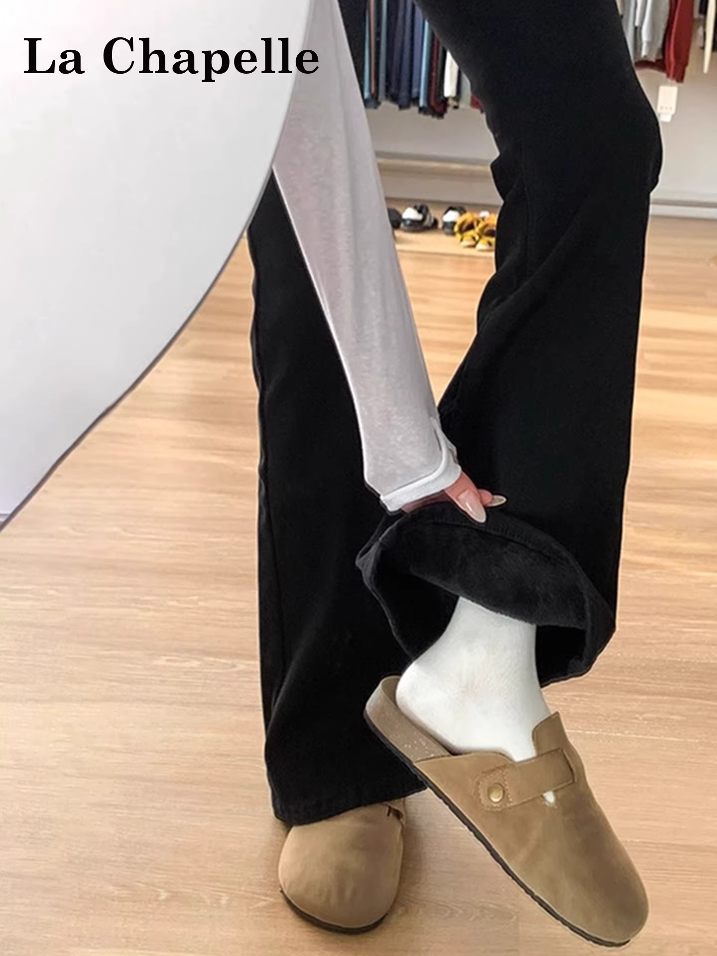 Quần jeans ống loe dày dặn lót lông cừu đen La Chapelle dành cho nữ, mẫu mới thu đông 2025, cạp cao, không bó sát