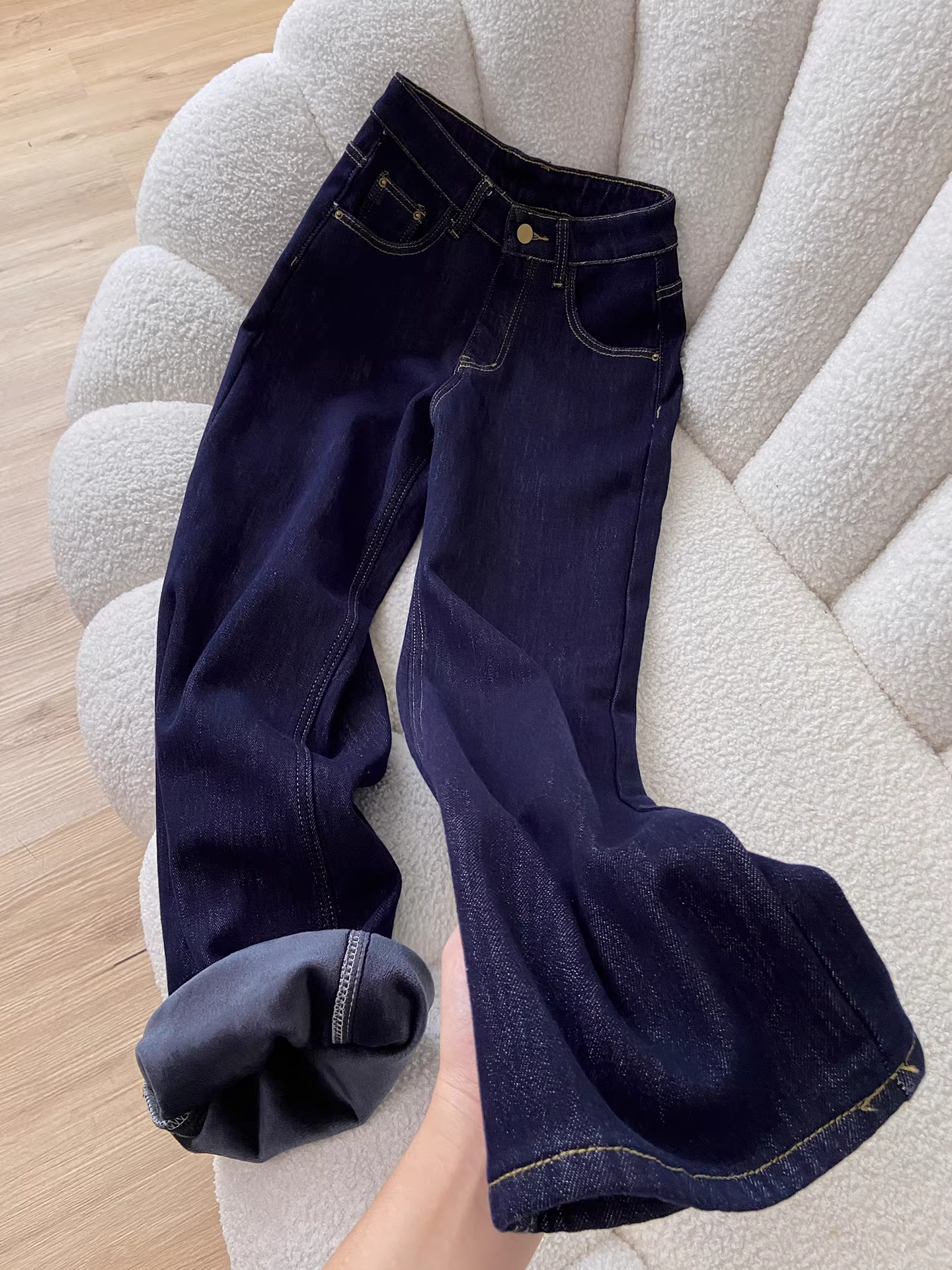 Quần jeans nữ La Chapelle màu xanh đậm, lót lông, dáng ôm, kiểu mới thu đông 2025, cạp cao, ống rộng, dáng thẳng