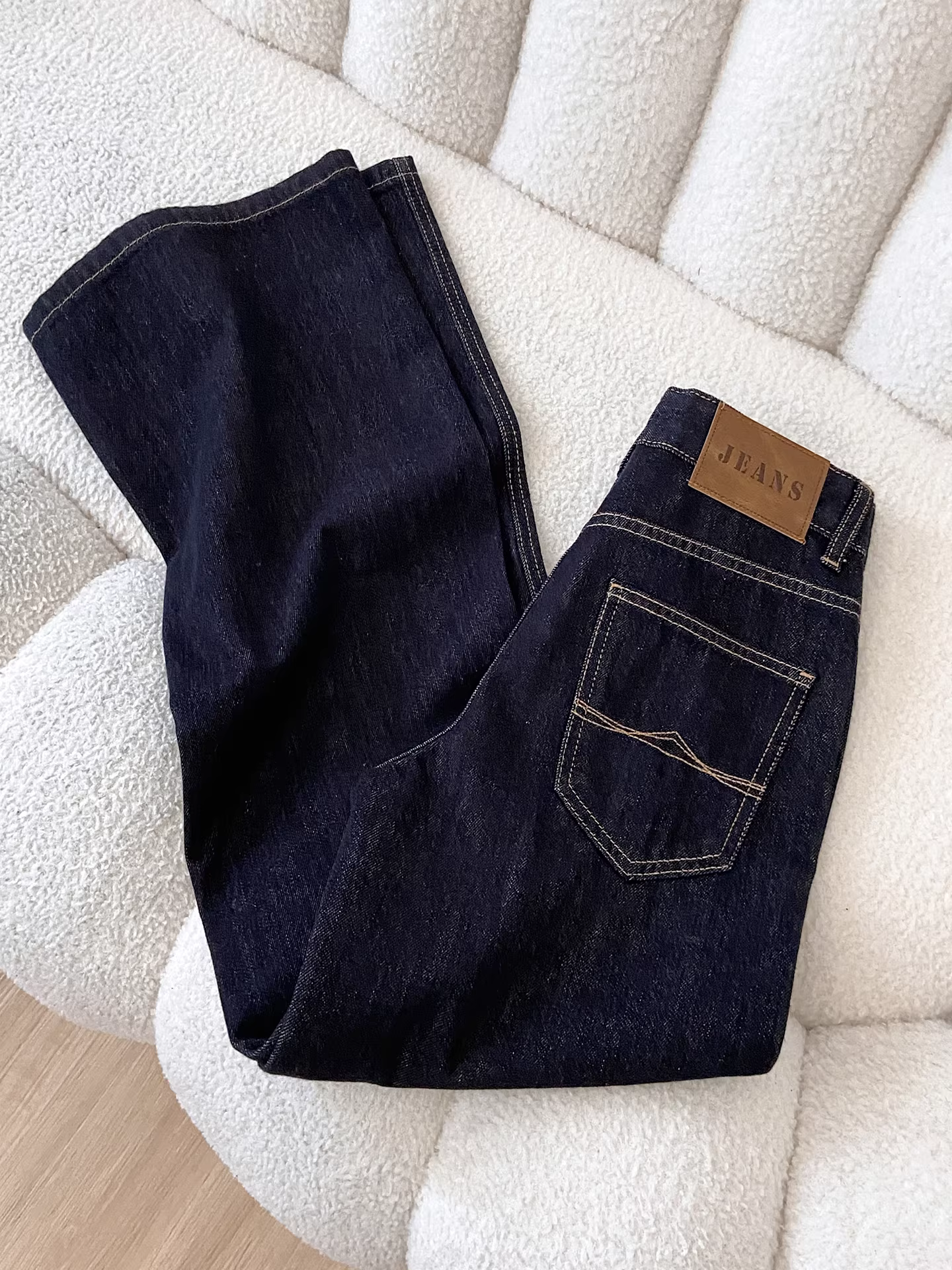 Quần jeans nữ La Chapelle màu xanh đậm kiểu Mỹ dáng loe, mới thu đông 2025, cạp cao, ôm dáng, kiểu bootcut