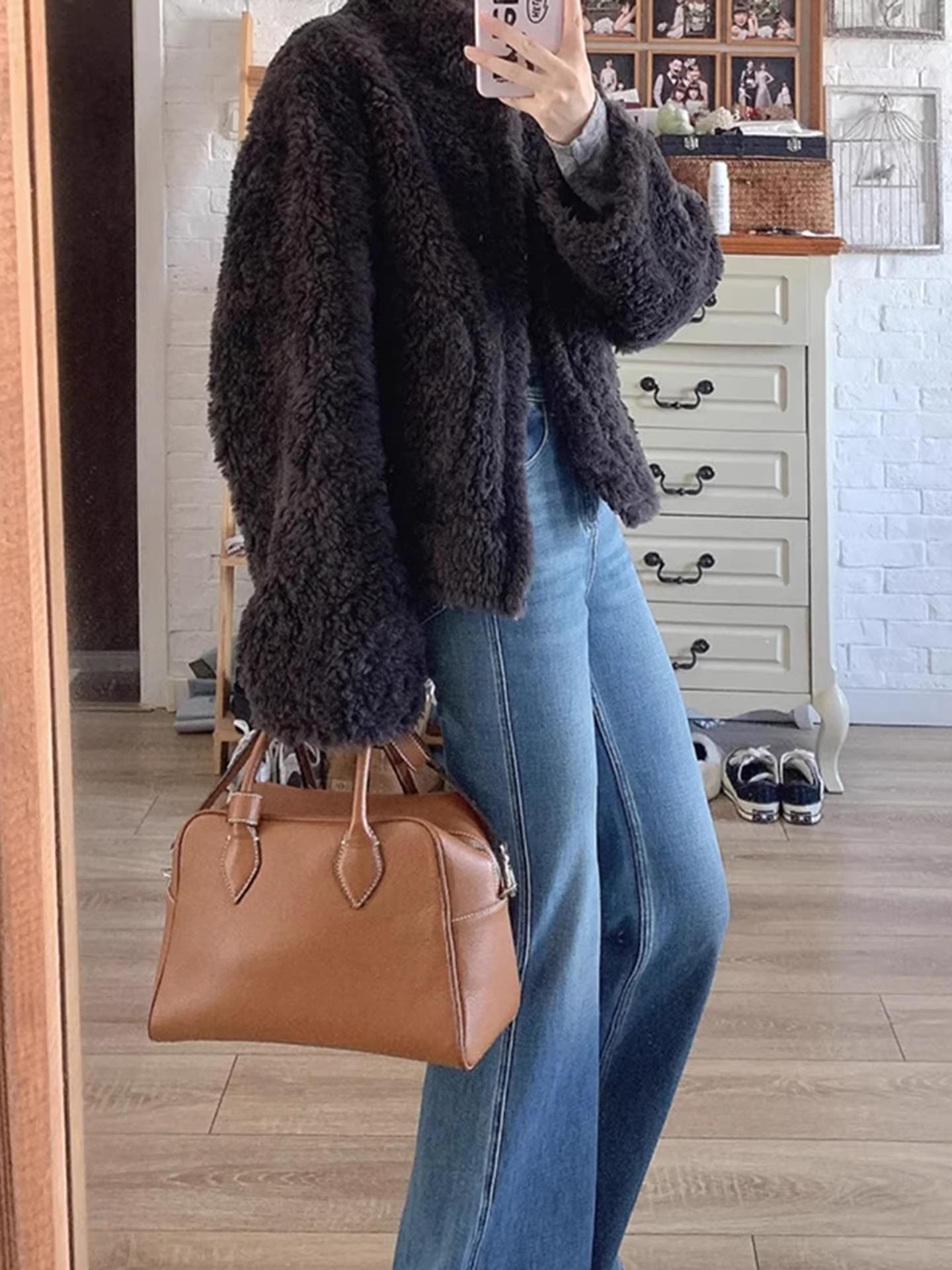 Quần jeans ống loe lót lông cừu La Chapelle dành cho nữ, mẫu mới thu đông 2025, cạp cao, tôn dáng.