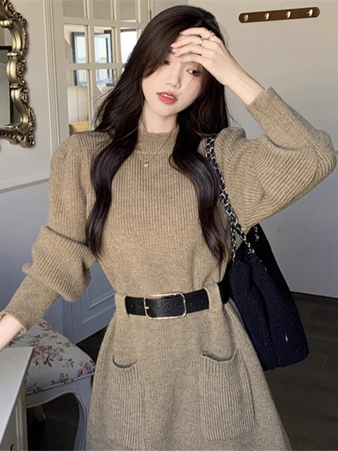 Đầm len dài tay màu kaki La Chapelle dành cho nữ, thiết kế ôm eo, mẫu mới thu đông 2025