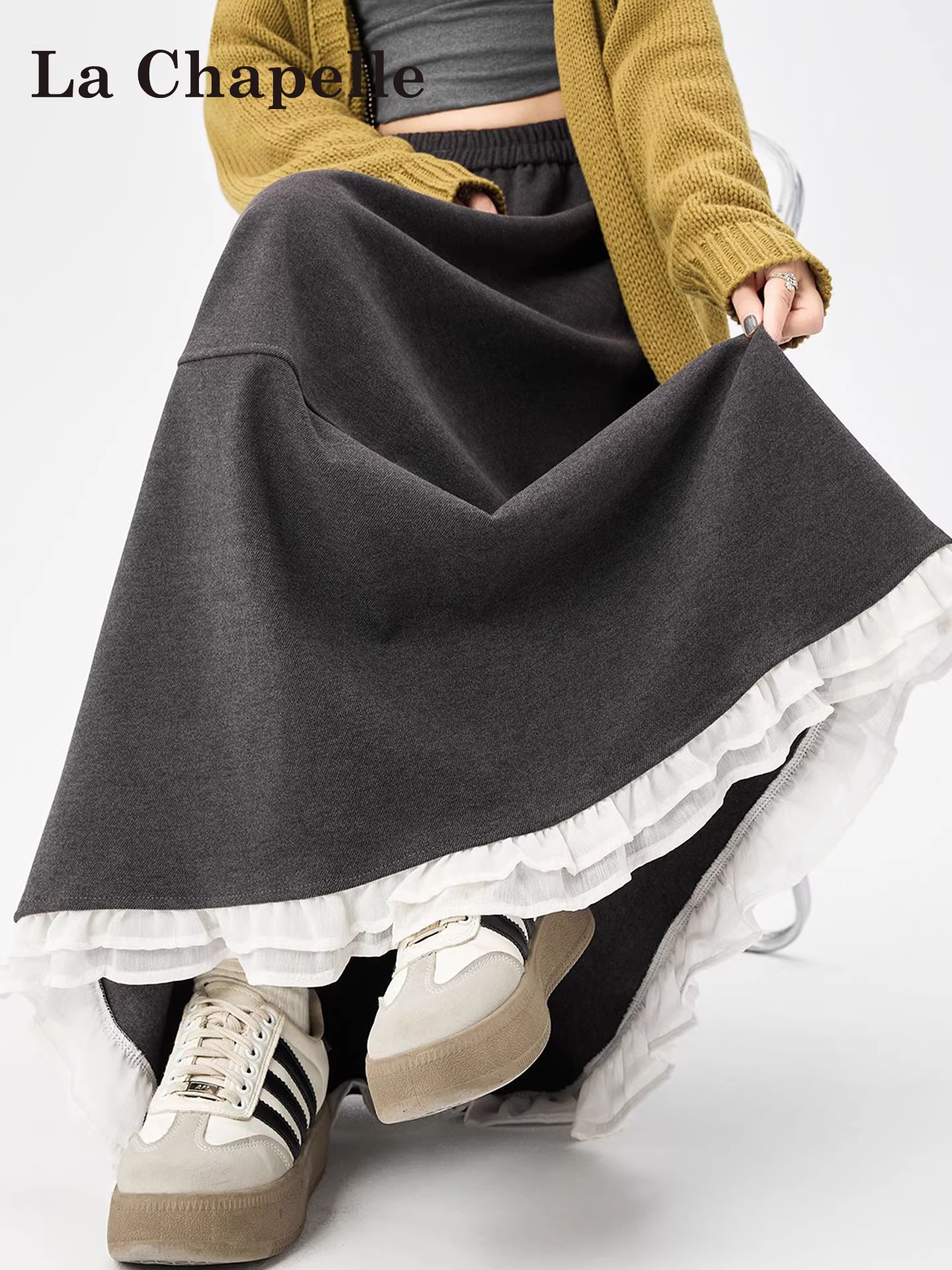 Váy ren phối màu xám La Chapelle dành cho nữ, mẫu mới thu đông 2025, cạp cao, che hông, dáng xòe, dài ngang đùi