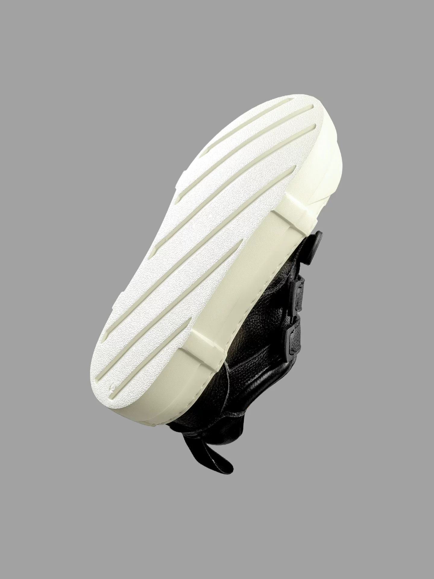 Giày nam Maple Leaf Giày thể thao nam da thật Thu Đông 2025 Giày đế dày tăng chiều cao mới Giày mũi to Mickey Giày trắng