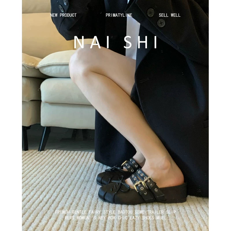 Phiên bản da cừu! Giày nửa dép kín mũi màu đen dành cho nữ, thích hợp để mang ngoài trời, giày Mary Jane kiểu ballet đính đinh ngọt ngào và cá tính với đế nâng chiều cao ẩn.