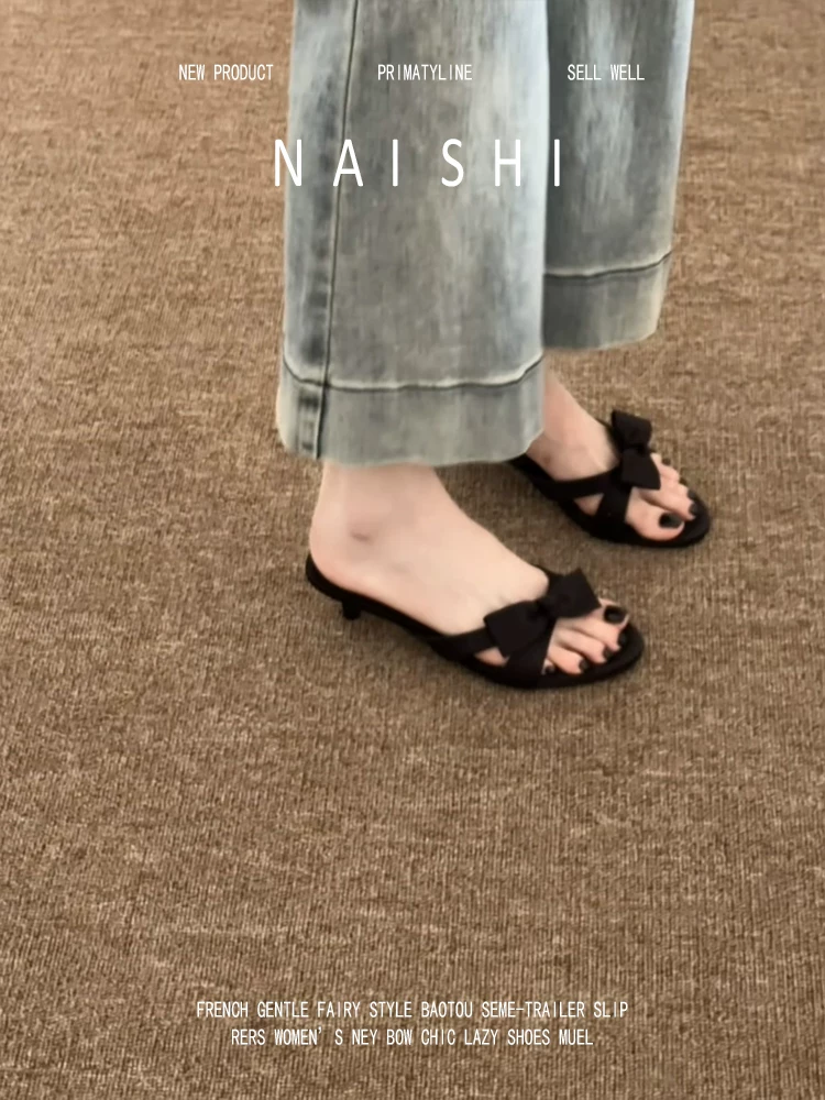 Phiên bản da cừu! Dép sandal kiểu Pháp dành cho nữ, gót nhọn màu đen, sandal hở mũi có nơ, mũi tròn, giày cao gót thanh lịch.