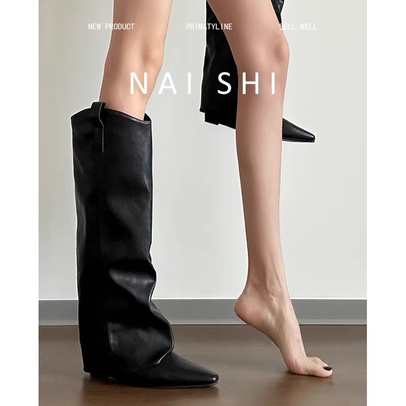 Phiên bản da cừu! Giày bốt cưỡi ngựa mũi nhọn, ống thẳng, trên đầu gối, màu đen dành cho nữ, có tăng chiều cao ẩn, kiểu dáng bốt miền Tây cắt chữ V.