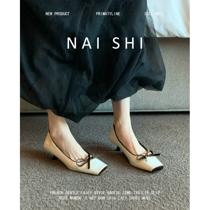 Phiên bản da cừu! Giày cao gót mũi vuông có nơ dành cho nữ, kiểu dáng slip-on phối màu, kiểu Pháp, gót thấp, kiểu kitten heels.