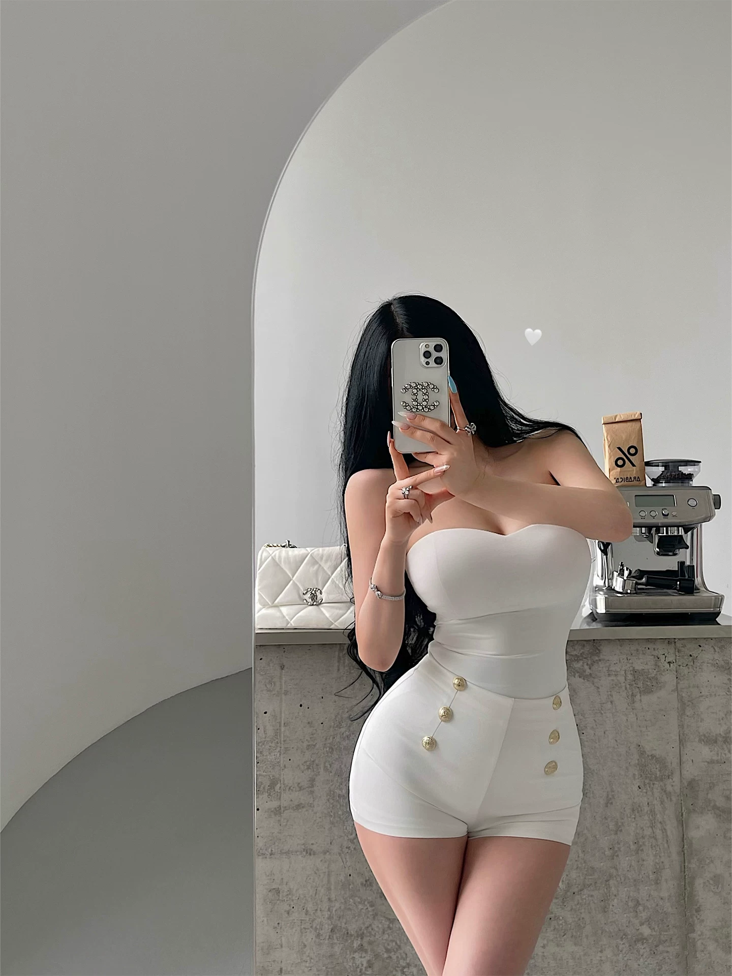 YoungGirlDay Quần short giảm béo cạp cao gợi cảm phong cách Hàn Quốc có trang trí nút, thiết kế ôm hông, hiệu ứng kéo dài chân, quần short thường ngày, quần hot pants.