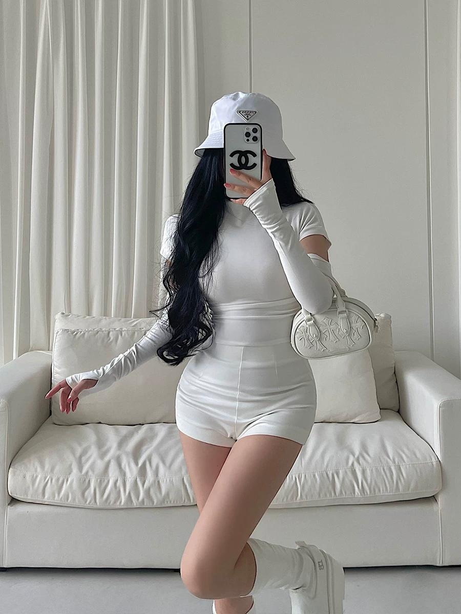 YoungGirlDay Pure Desire Áo thun tay dài bó sát cổ cao gợi cảm dành cho nữ.
