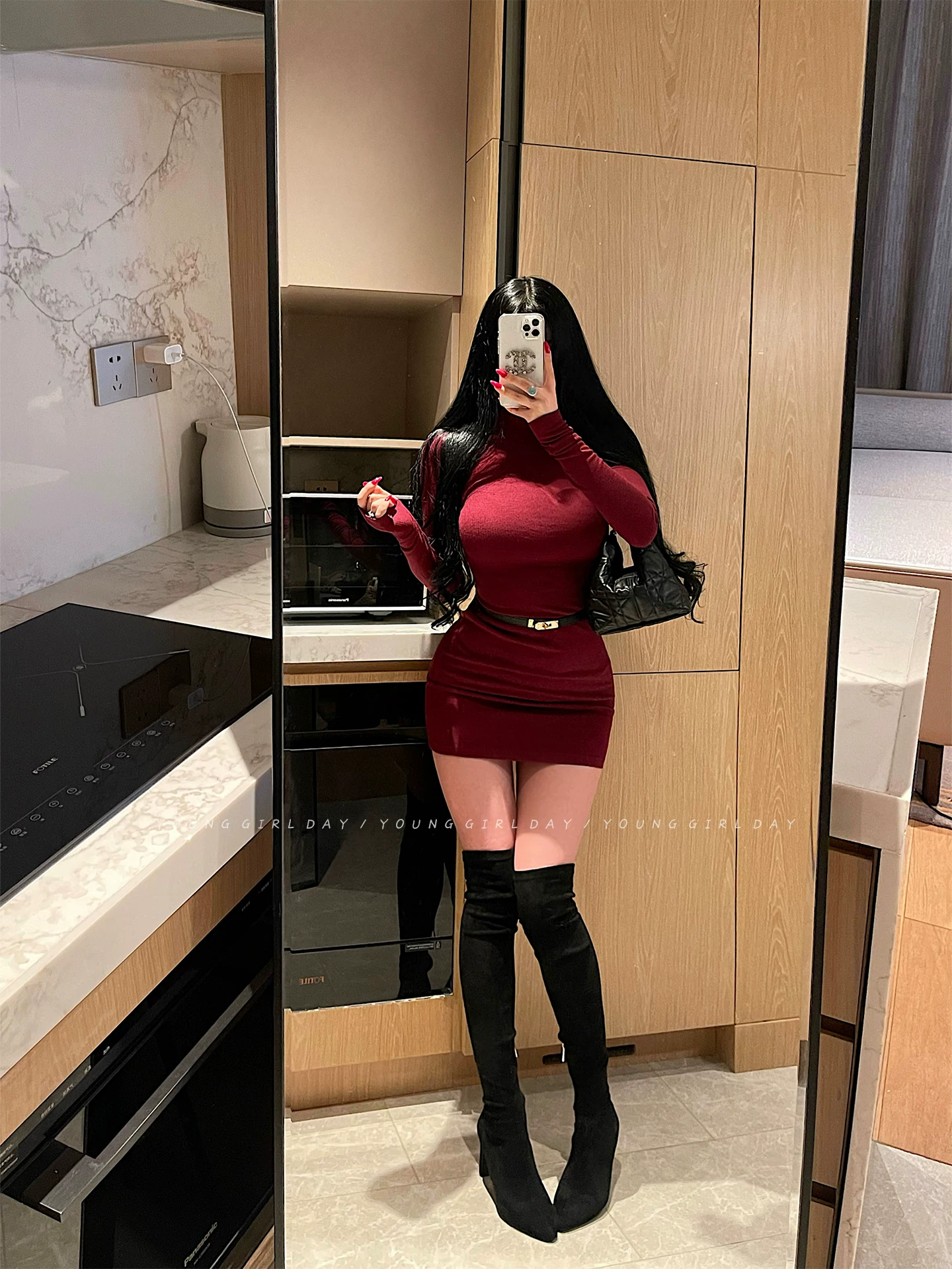 YoungGirlDay Kardashian váy ngắn ôm sát cổ cao gợi cảm, ôm sát cơ thể, tay dài, co giãn.