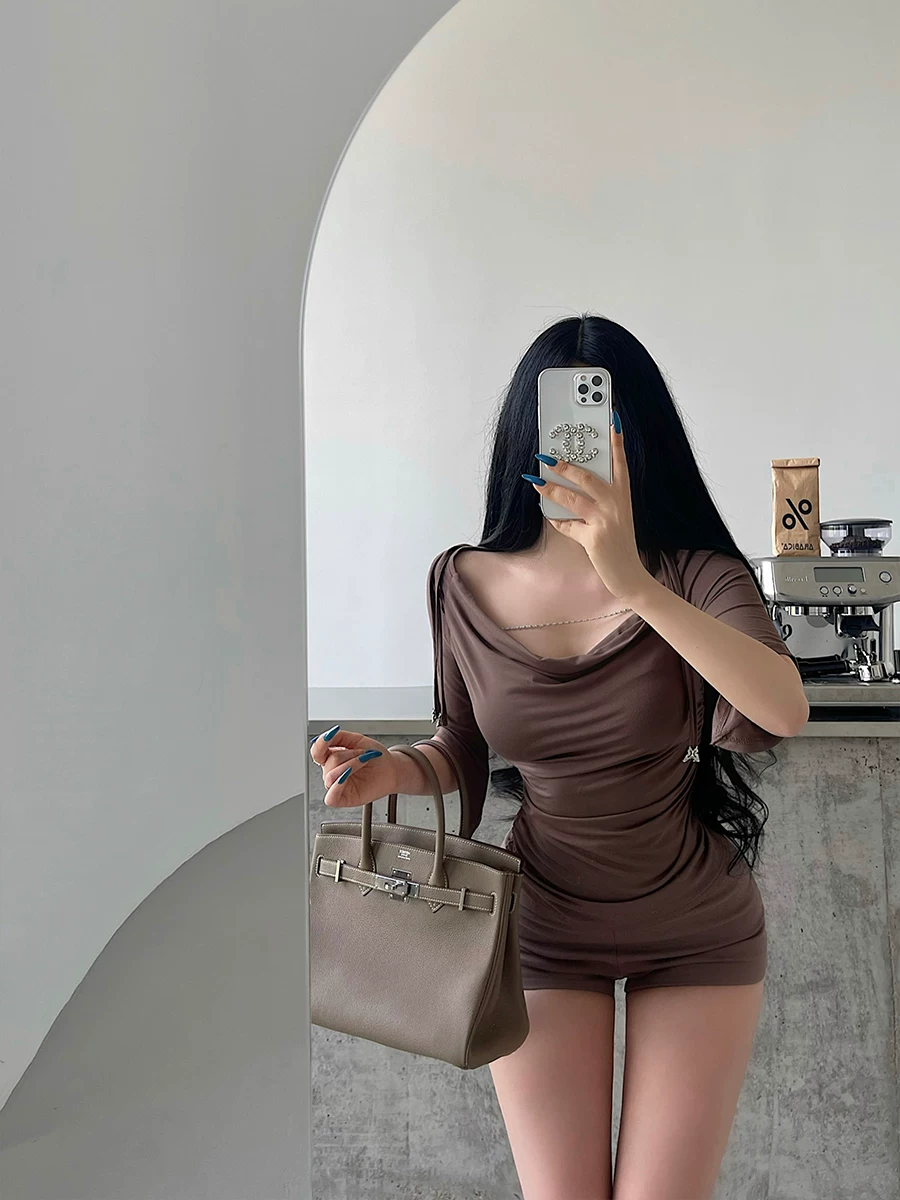 YoungGirlDay Pure Desire Style Dây chuyền cổ loe kiểu dáng ôm vừa vặn Áo thun tay loe có dây rút eo