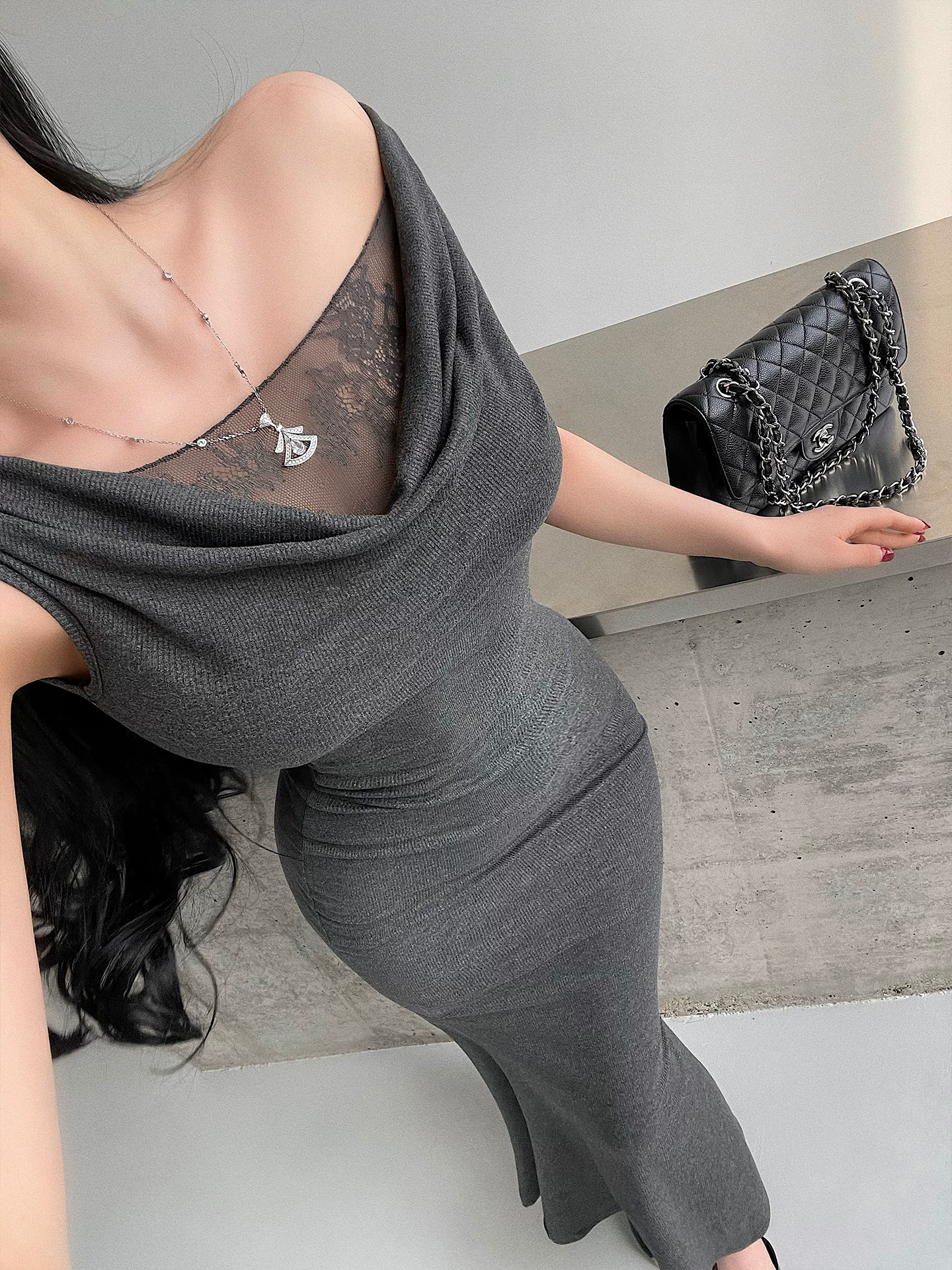 YoungGirlDay phong cách trưởng thành và quyến rũ gợi cảm, váy ren trễ vai, váy liền thân không tay, váy đuôi cá, váy dài