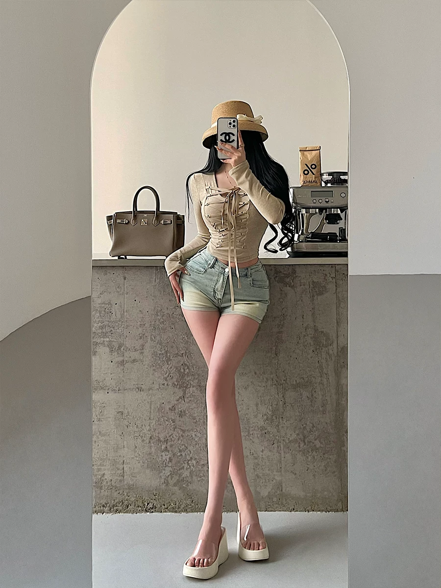 YoungGirlDay Phong cách cô gái gợi cảm Hàn Quốc Quần short denim nâng mông hình chữ V gợi cảm dành cho nữ