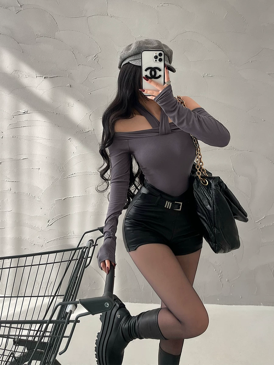 YoungGirlDay Pure Desire Style Gợi cảm lệch vai Slim Fit dài tay màu trơn Áo thun cổ yếm hàng đầu
