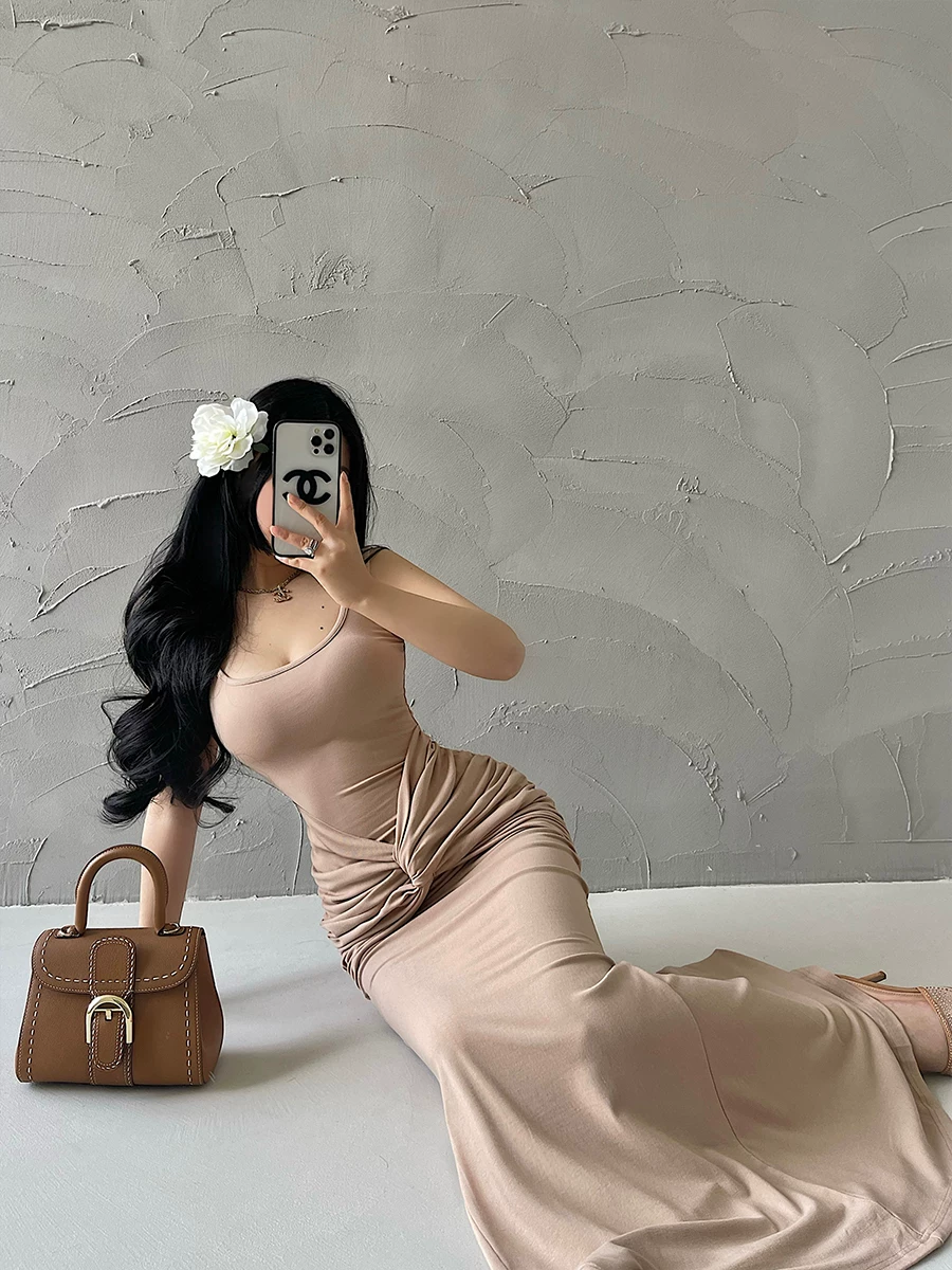 YoungGirlDay phong cách thuần khiết gợi cảm, váy ôm sát eo, tôn dáng, đuôi cá, váy dài