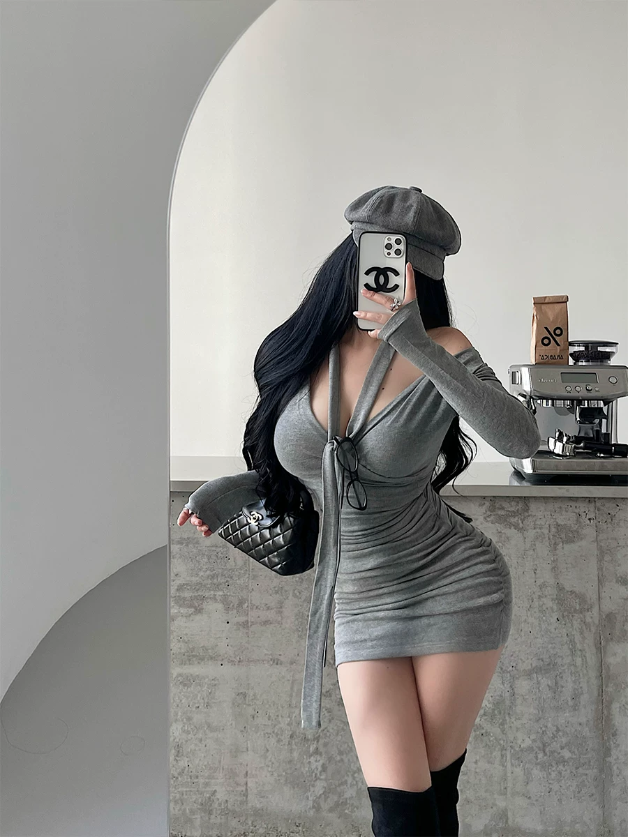 YoungGirlDay Pure Desire Style Váy ngắn tay dài cổ chữ V gợi cảm có dây buộc cổ và eo xếp nếp.