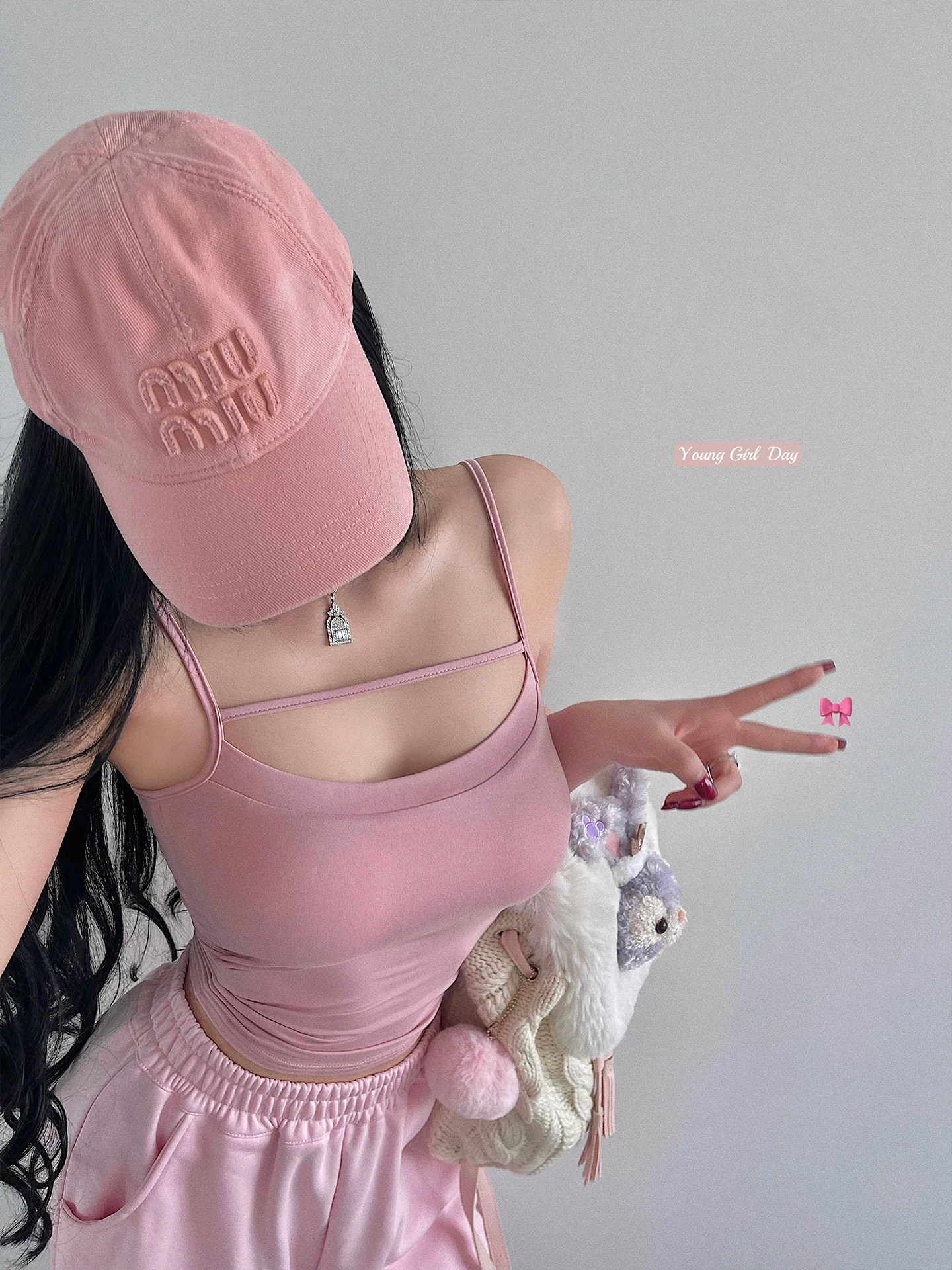 Áo camisole ôm sát gợi cảm YoungGirlDay, thiết kế khoét ngực, dây đeo ngực, có mút ngực tích hợp.