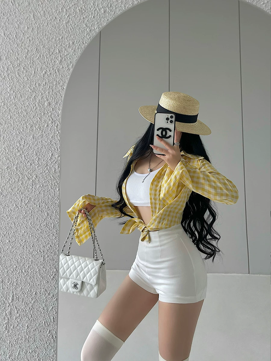 YoungGirlDay Áo sơ mi kẻ sọc ôm vừa vặn cổ bẻ phong cách Âu Mỹ dành cho cô gái cá tính với tay áo chuông xẻ tà.