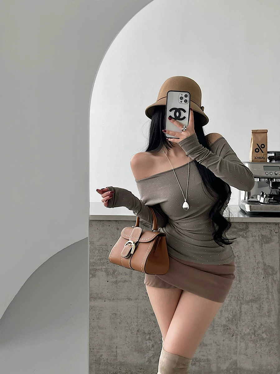YoungGirlDay Pure Desire Style Áo thun trễ vai gợi cảm có dây rút eo giảm béo đính kim cương giả dài tay.