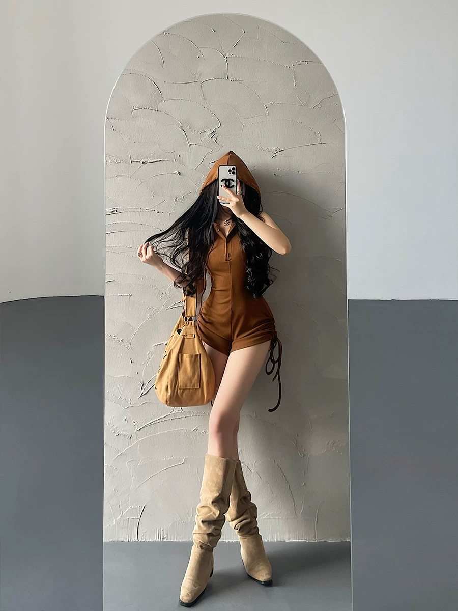 YoungGirlDay Quần short liền thân có dây rút có mũ trùm đầu phong cách châu Âu và Mỹ hot girl có dây rút ôm sát không tay hở lưng có dây rút