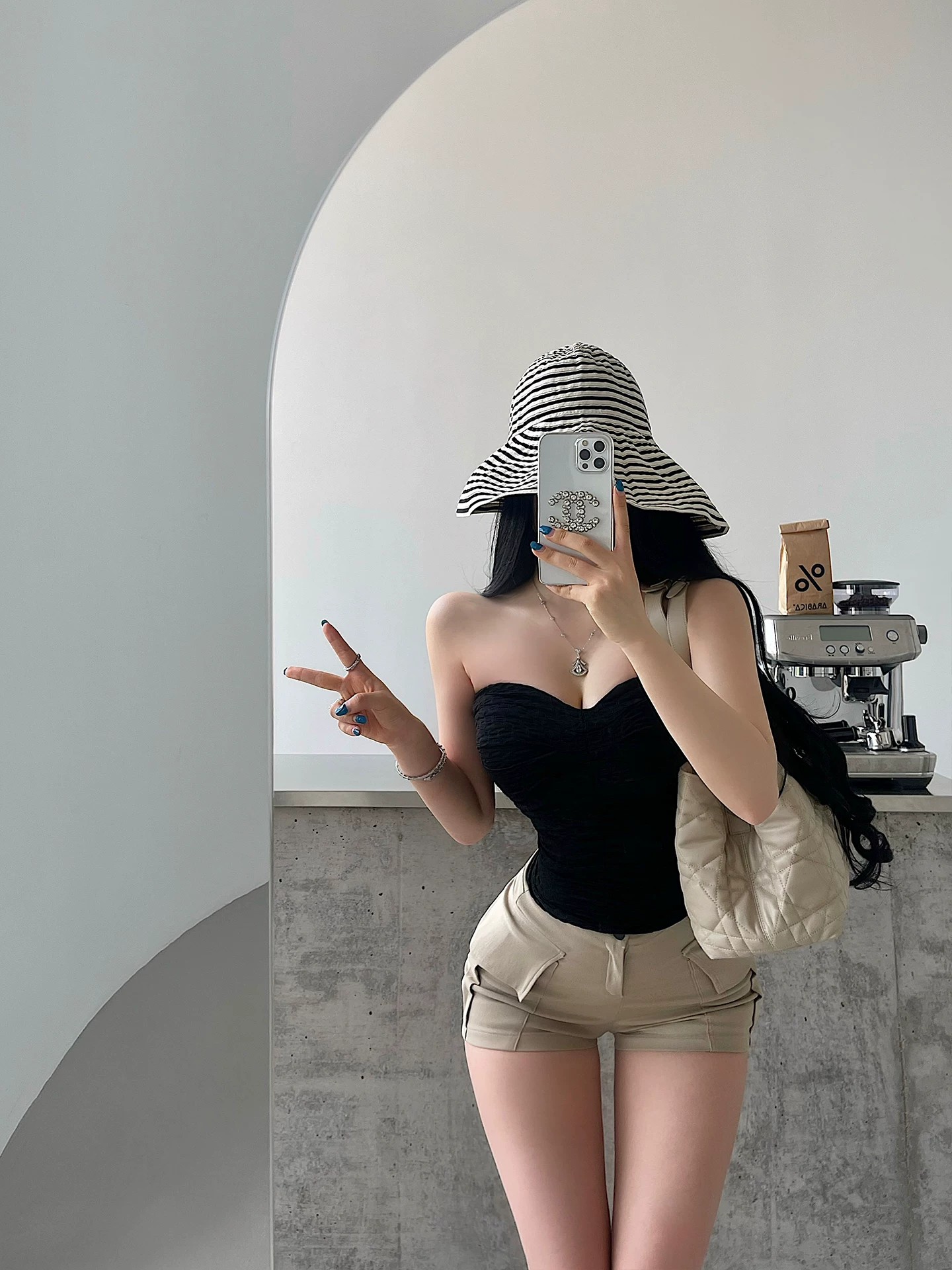 YoungGirlDay khao khát thuần khiết hot girl gợi cảm áo vest ngắn có họa tiết xếp li ôm sát cơ thể