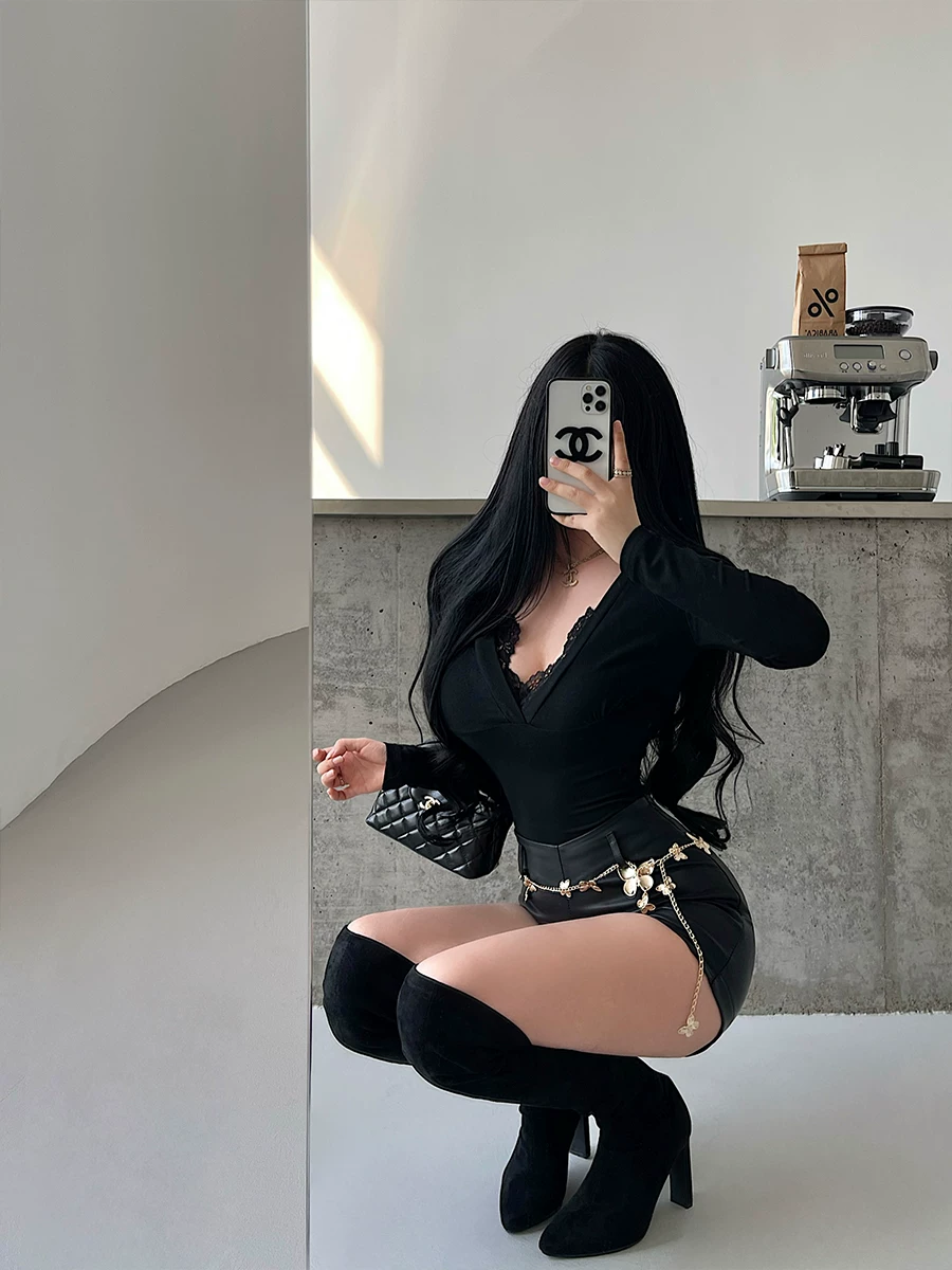 YoungGirlDay khao khát thuần khiết hot girl gợi cảm cổ chữ V sâu phối ren ôm sát áo thun dài tay cơ bản