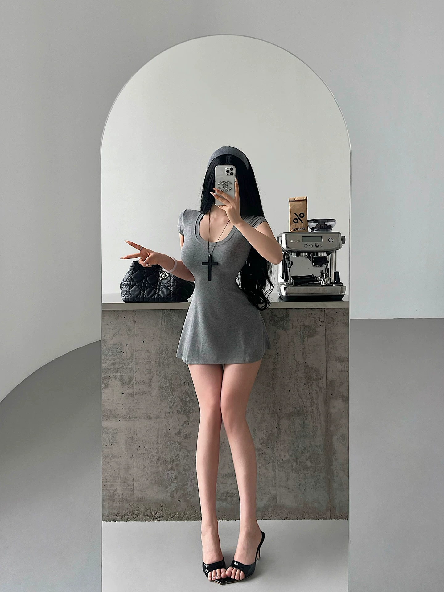 YoungGirlDay Pure Desire Ballet Style Phong cách gợi cảm Slim Fit eo thon gọn Váy chữ A Váy ngắn tay Váy ngắn.