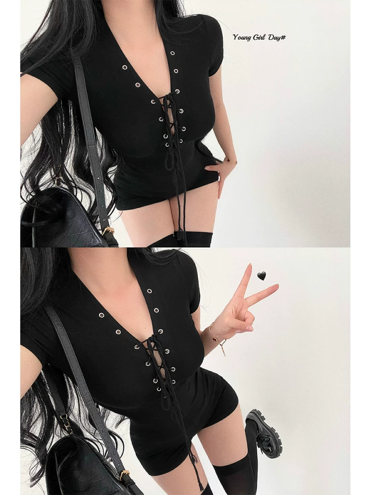 YoungGirlDay Quần short bodysuit tay ngắn cổ chữ V khoét sâu gợi cảm kiểu Mỹ