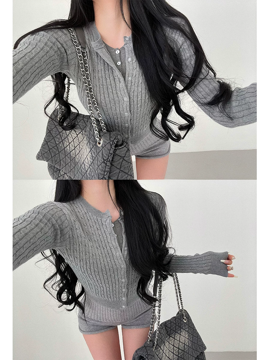 Áo cardigan len dệt kim dáng ôm, cổ tròn, một hàng khuy, phong cách trẻ trung, gợi cảm dành cho nữ.