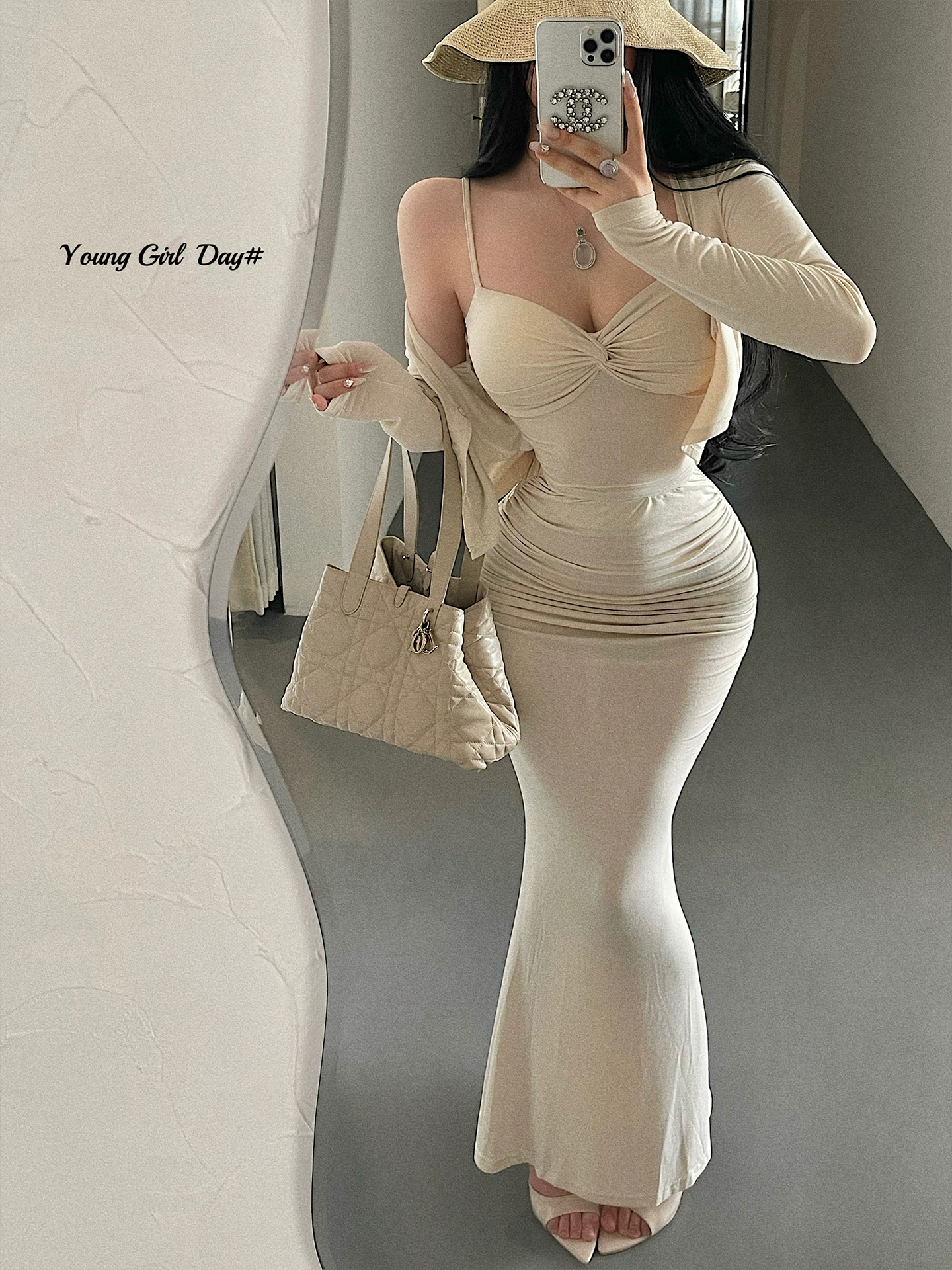 YoungGirlDay pure Desire áo yếm dài tay xếp ly xẻ tà phía sau váy đuôi cá ôm hông