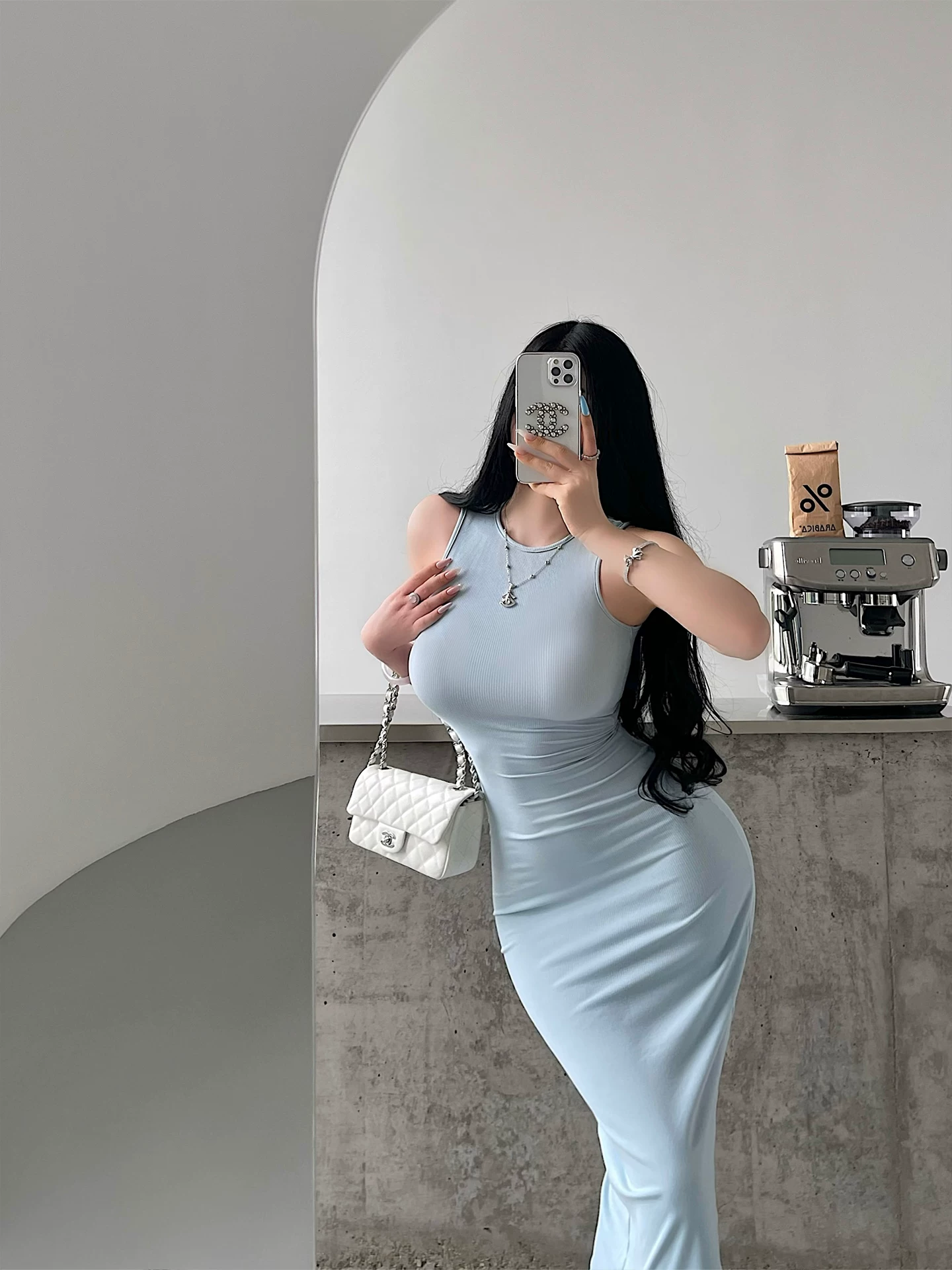 Váy liền thân ôm sát, không tay, kiểu dáng Kardashian gợi cảm, tôn dáng, dài chấm gót của YoungGirlDay.