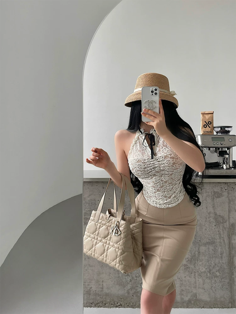 YoungGirlDay khao khát thuần khiết gợi cảm, áo hở lưng ôm sát eo, ren khoét lỗ, dây buộc, áo kiểu halter