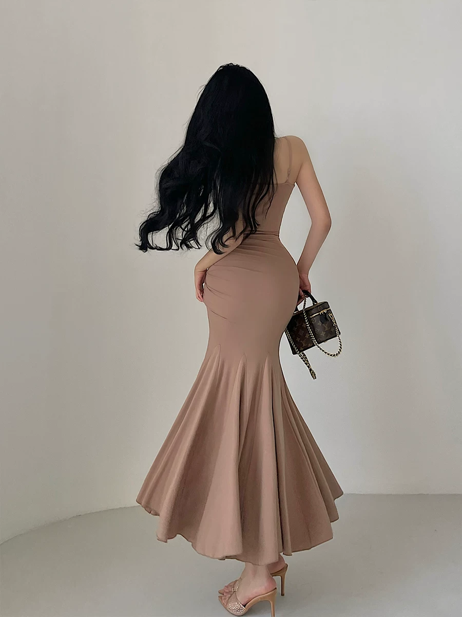 Váy dài ôm sát dáng đuôi cá, xếp ly, eo cao, thuần khiết và quyến rũ của YoungGirlDay