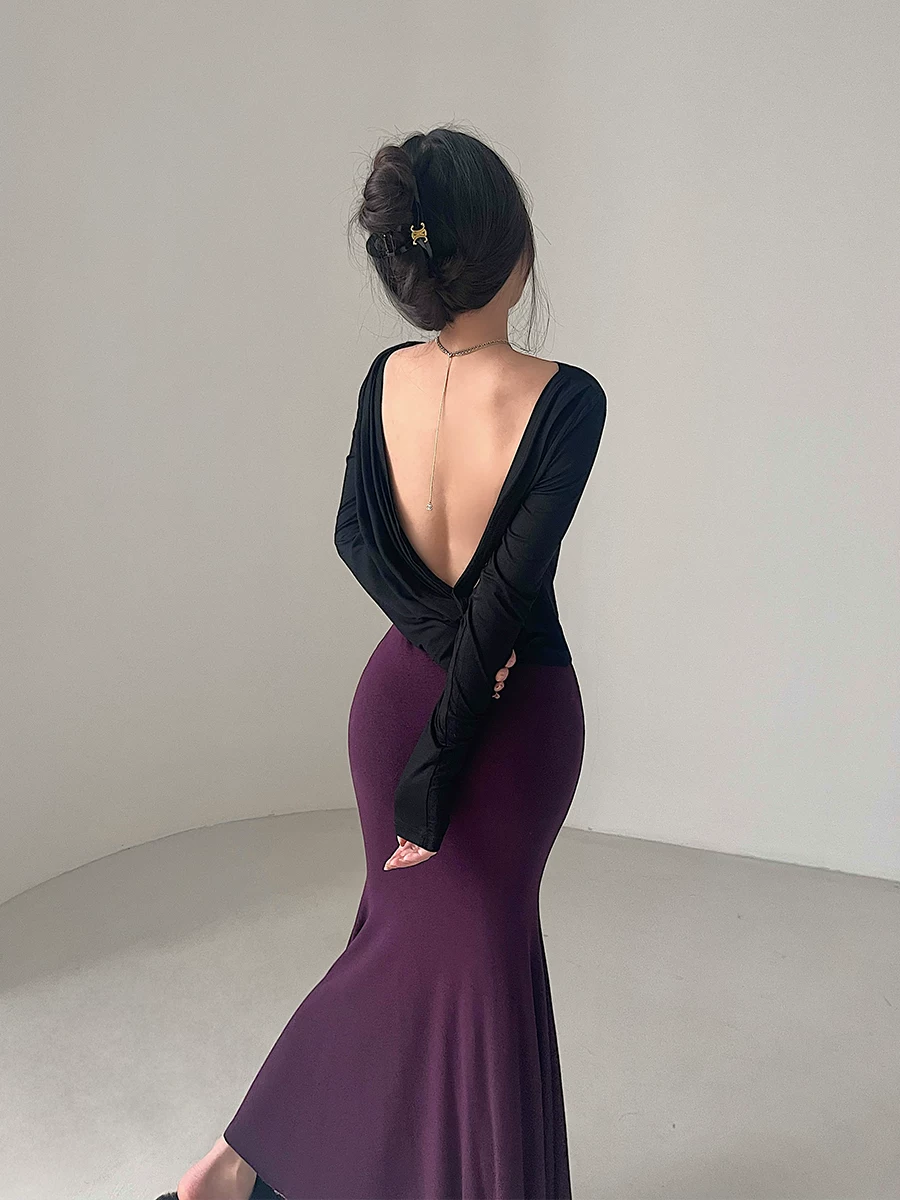 YoungGirlDay phong cách thuần khiết gợi cảm, dáng rộng, tôn dáng, áo thun dài tay màu trơn, lưng chéo