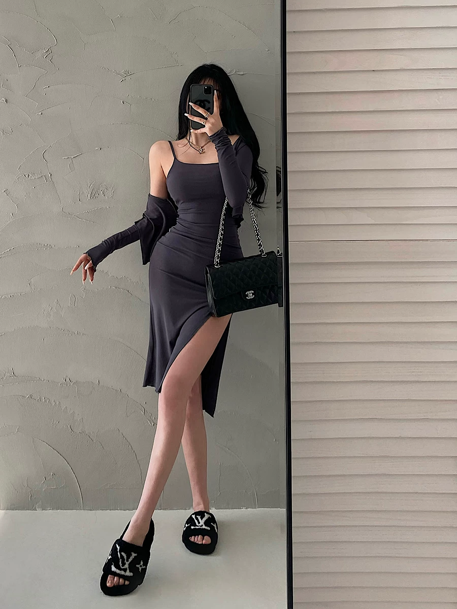 YoungGirlDay khao khát thuần khiết gợi cảm xẻ tà ôm sát hông váy hai dây ôm sát dáng ngắn áo cardigan dài tay bộ hai món