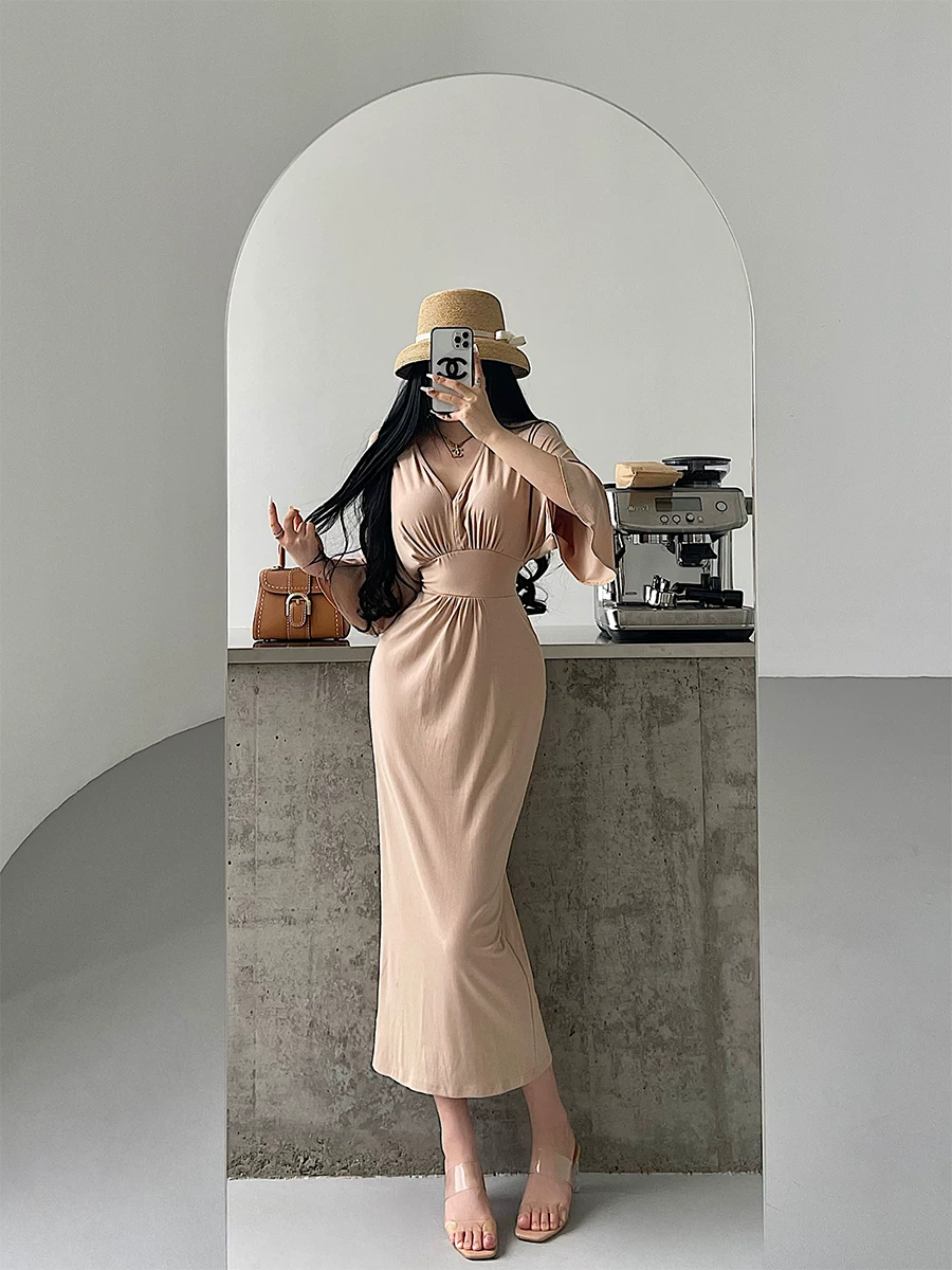 YoungGirlDay Váy bodycon dài vừa phải, cổ chữ V sâu gợi cảm, có dây buộc eo, xẻ lưng
