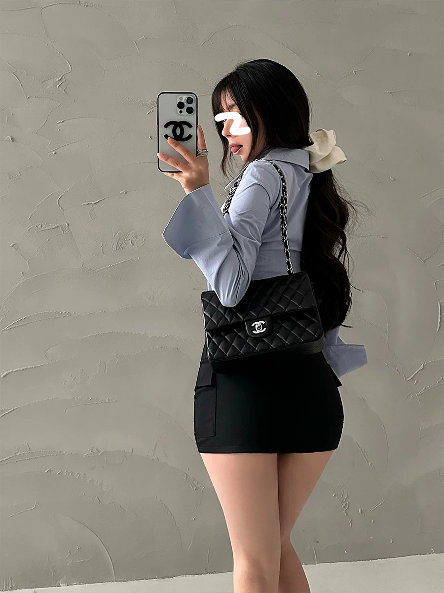 Áo sơ mi nữ YoungGirlDay kiểu dáng ôm sát, tay dài, cổ trụ, thiết kế đơn hàng khuy, tôn dáng gợi cảm, phong cách quyến rũ.