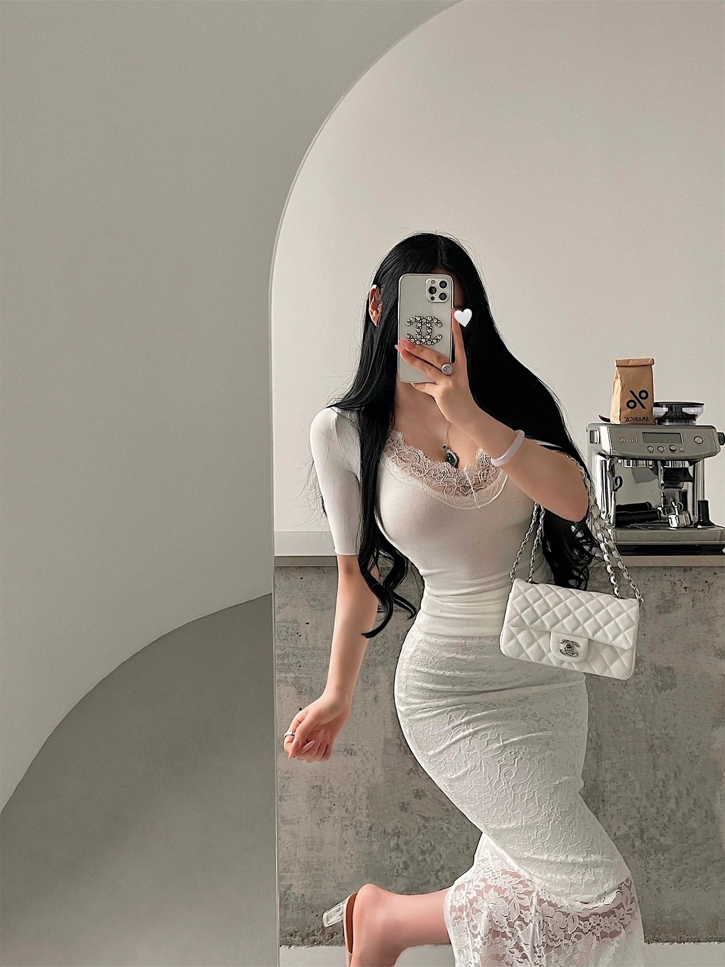 YoungGirlDay pure Desire vibe gợi cảm cổ chữ V phối ren kiểu dáng ôm vừa vặn tay áo vừa vặn Áo thun cơ bản
