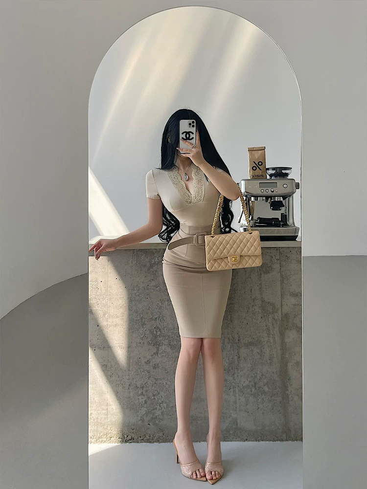 YoungGirlDay Phong cách Hàn Quốc thuần khiết gợi cảm OL váy ôm sát lưng cao xẻ lưng dài vừa phải kèm thắt lưng.