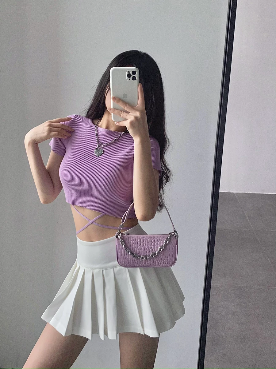 Áo thun ngắn tay dệt kim kiểu dáng ôm sát, buộc dây chéo, gợi cảm của YoungGirlDay.