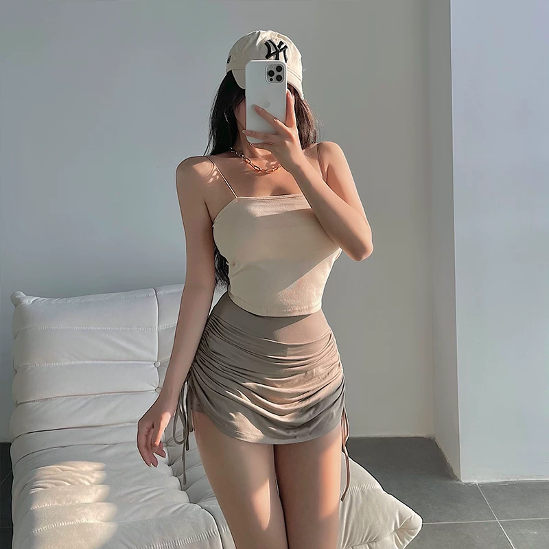 YoungGirlDay Hot Girl Áo crop top ngắn vừa vặn gợi cảm có đệm ngực tích hợp và áo yếm không dây.