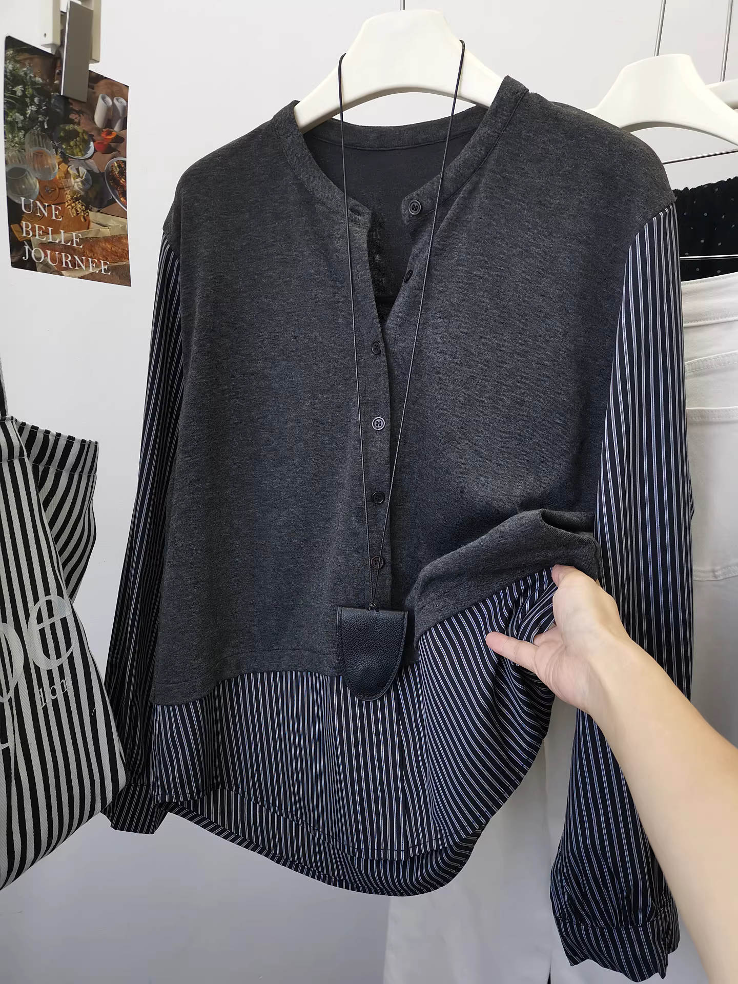 Tăng cường vẻ đẹp! Áo sơ mi kẻ sọc với thiết kế giả hai mảnh, áo sơ mi màu xám đậm phong cách lười biếng dành cho nữ.